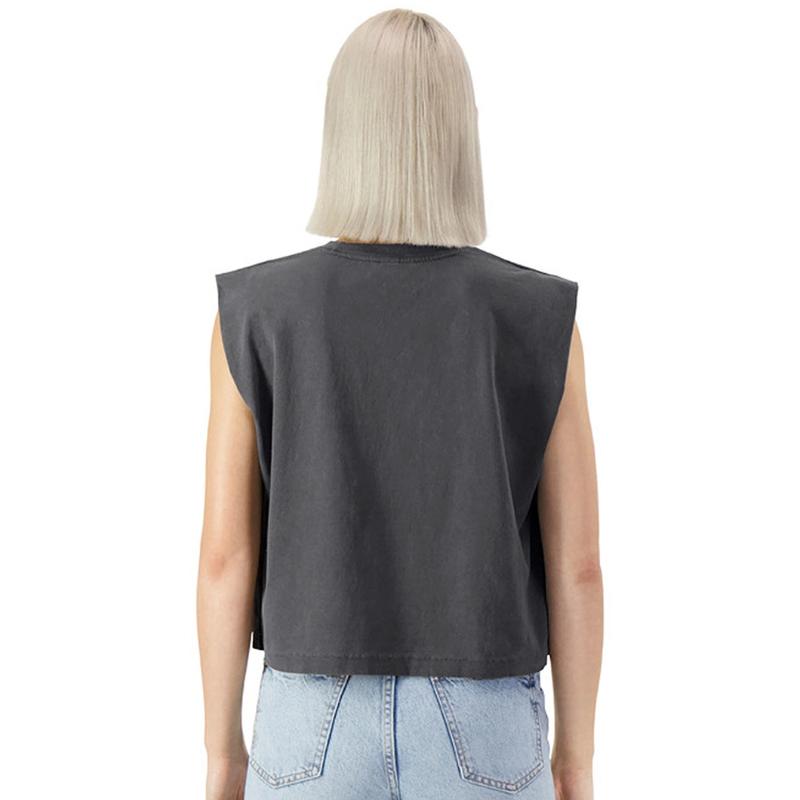 Minimalist Skull with Crossbones Design